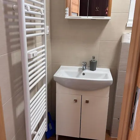 Apartmany, Borovica, Valča