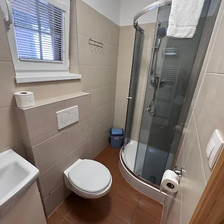 アパート Apartmany, Borovica, Valča
