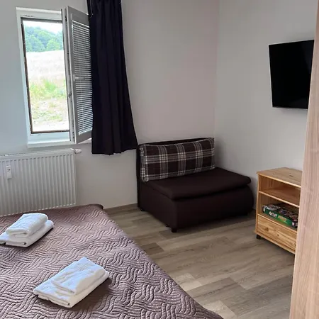 Apartmany, Borovica, * Valča