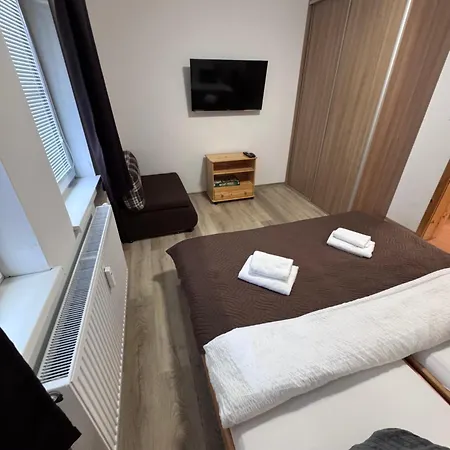 Apartmany, Borovica, Valča